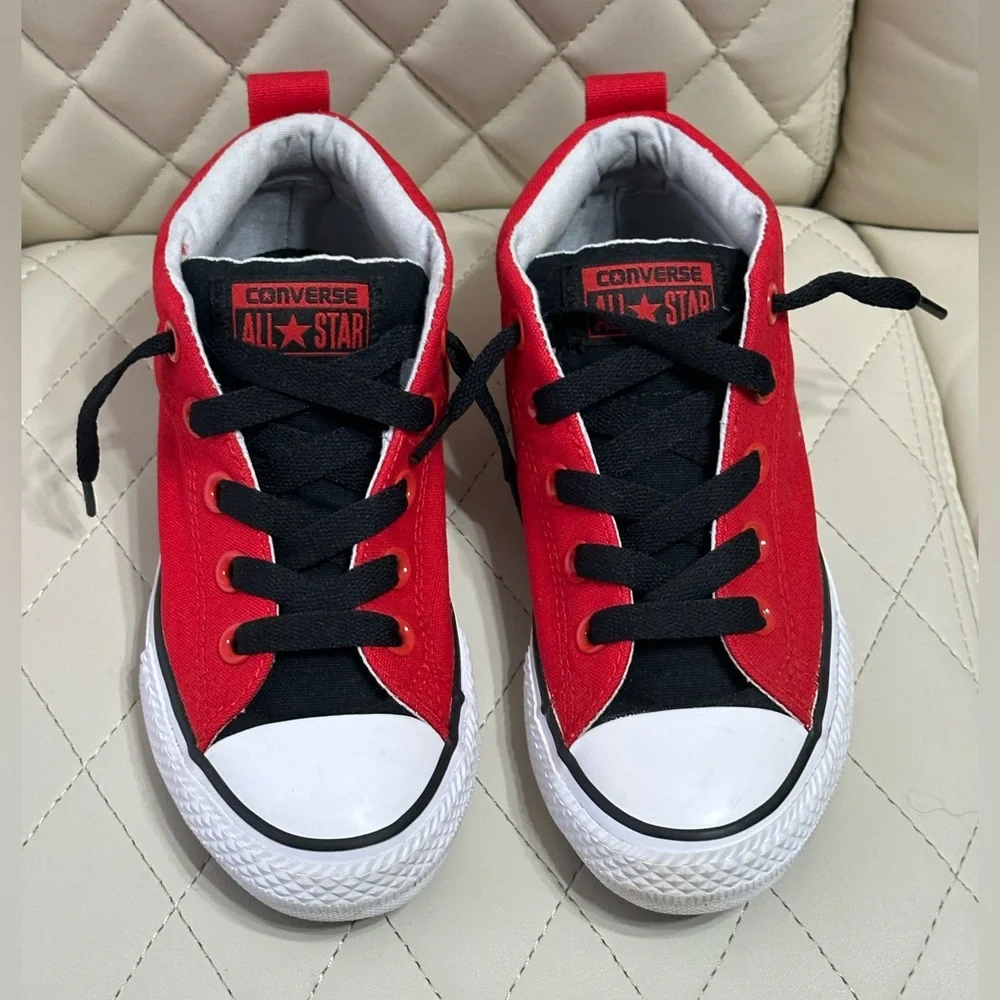 Converse Chuck Taylor All Star Street Mid Youth size 1